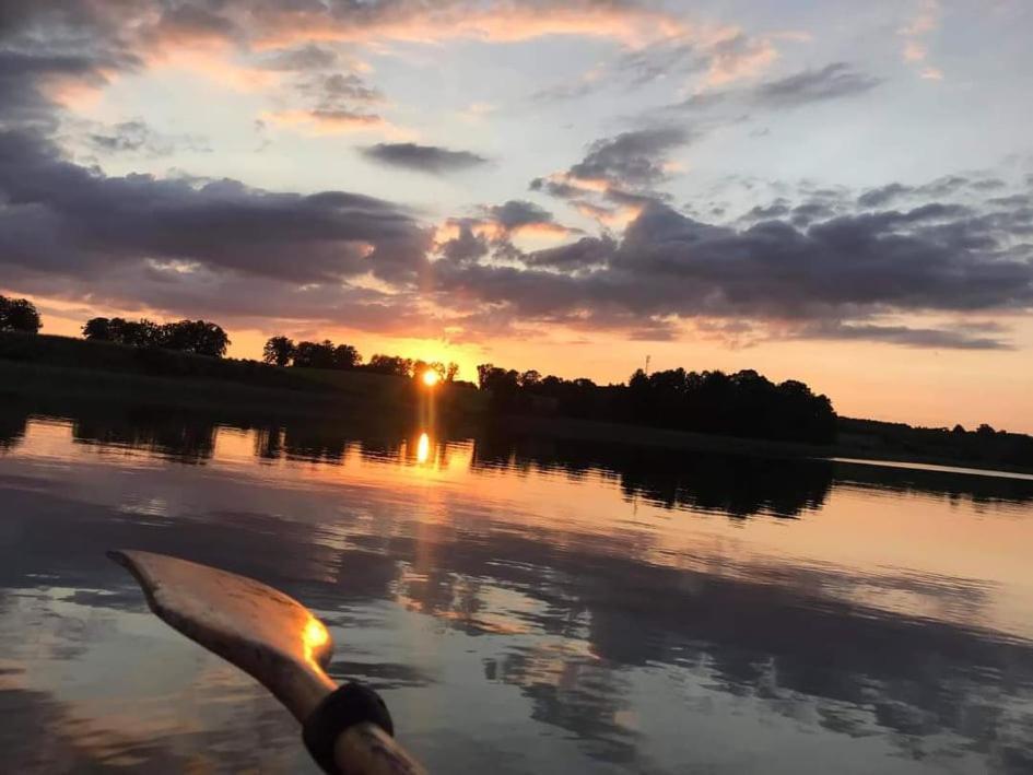 Miedzy Olchami Domek Nad Jeziorem. Noclegi Caloroczne. Cisza, Spokoj. Барчево Экстерьер фото